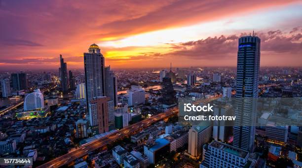 Bangkok Al Atardecer Foto de stock y más banco de imágenes de Actividad - Actividad, Aire libre, Anochecer