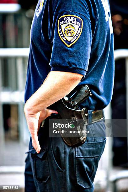 New York Policeman - Fotografie stock e altre immagini di Forze di polizia - Forze di polizia, New York City Police Department, Adulto