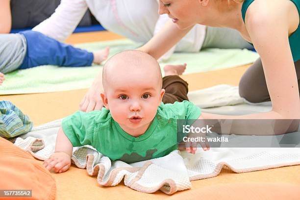 Bebê Yogagroup Fitness - Fotografias de stock e mais imagens de Adulto - Adulto, Aeróbica, Alegria