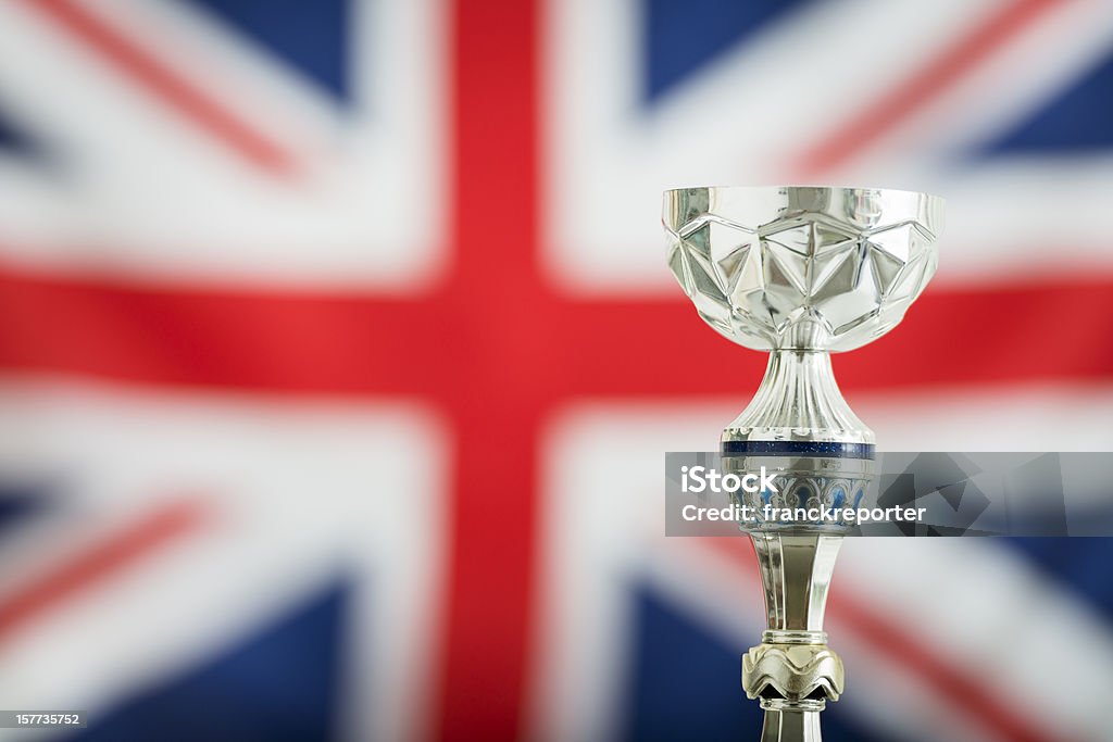 No Reino Unido, bandeira britânica, com o Troféu de vencedor - Foto de stock de Azul royalty-free