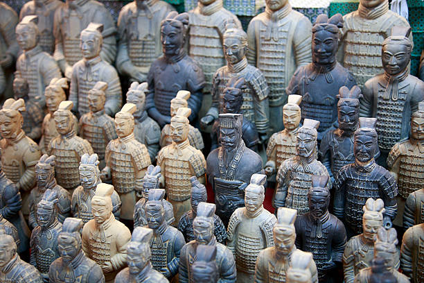 テラコッタウォリアーズ - terracotta soldiers xian terracotta emperor ストックフォトと画像