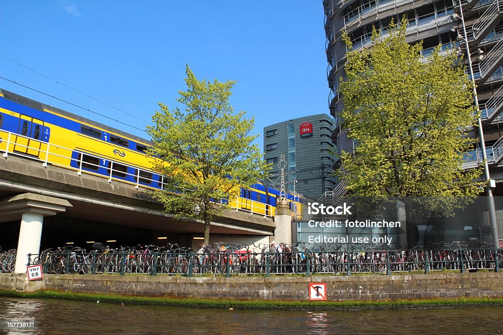 Zug in Amsterdam city - Lizenzfrei Amsterdam Stock-Foto