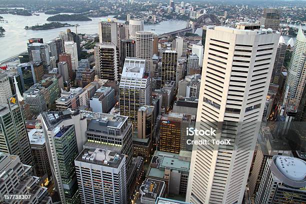 Photo libre de droit de La Ville De Sydney banque d'images et plus d'images libres de droit de Admirer le paysage - Admirer le paysage, Angle de prise de vue, Architecture