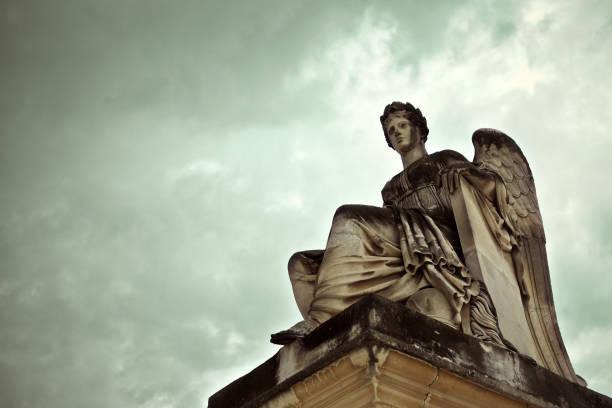 deusa estátua - roman statue angel rome imagens e fotografias de stock