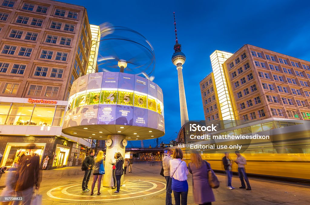 Alexanderplatz, World relógio e Fernsehturm Tower, Berlim - Foto de stock de Alexanderplatz royalty-free