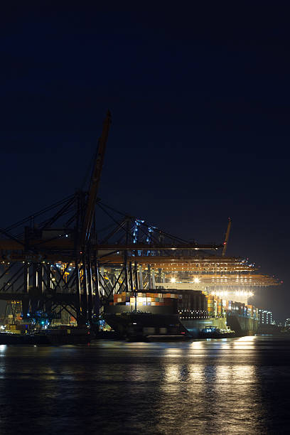 ponte humen no euromax terminal - containerisation imagens e fotografias de stock