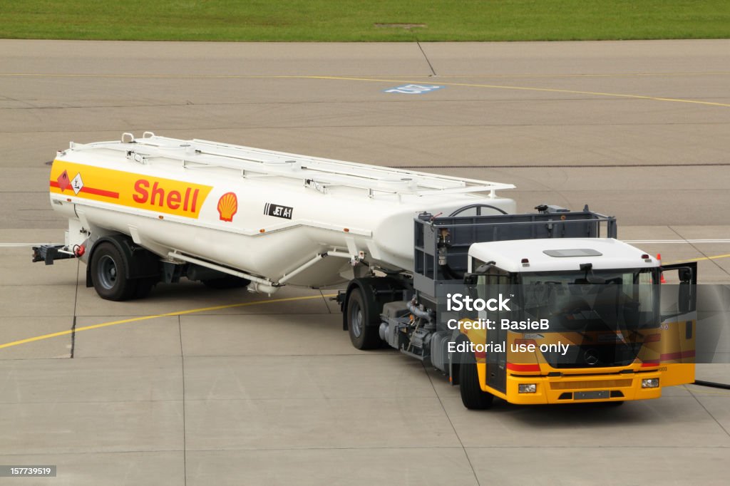Flugzeugbenzin truck - Lizenzfrei Luftfahrtindustrie Stock-Foto