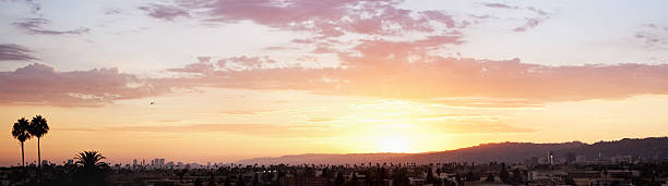 la pôr do sol - hollywood california skyline city of los angeles panoramic imagens e fotografias de stock