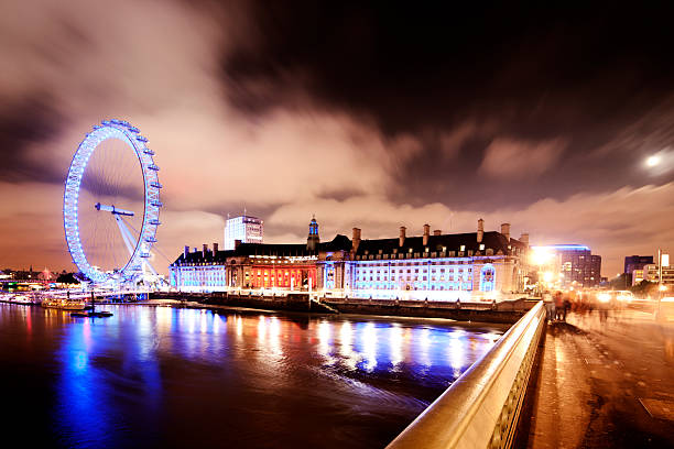 vista del tamigi, il ponte di westminster - westminster bridge foto e immagini stock