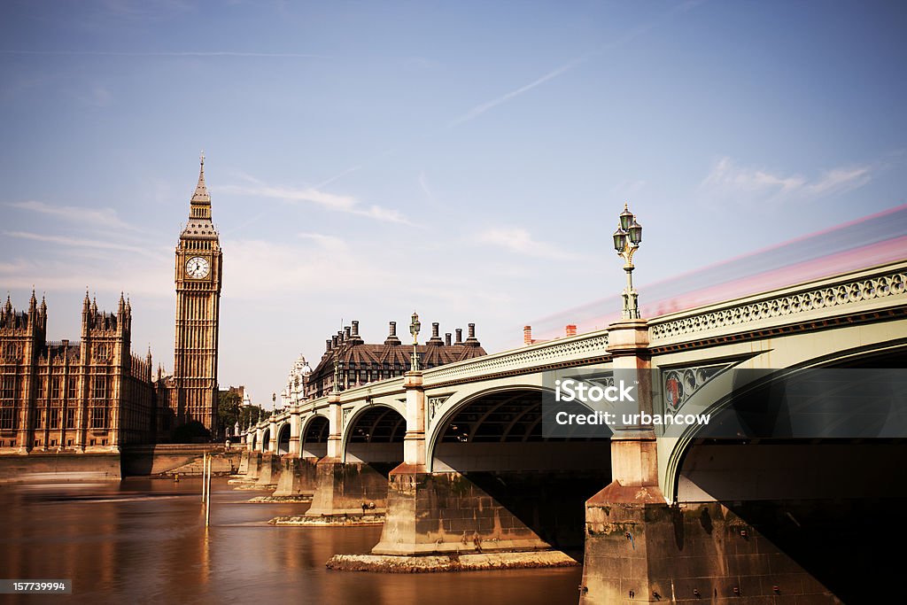 Mezzogiorno Ponte di Westminster e il Big Ben - Foto stock royalty-free di Affari