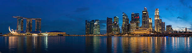 singapore marina bay sands cbd небоскре�бы иллюминация panorama - artscience museum стоковые фото и изображения