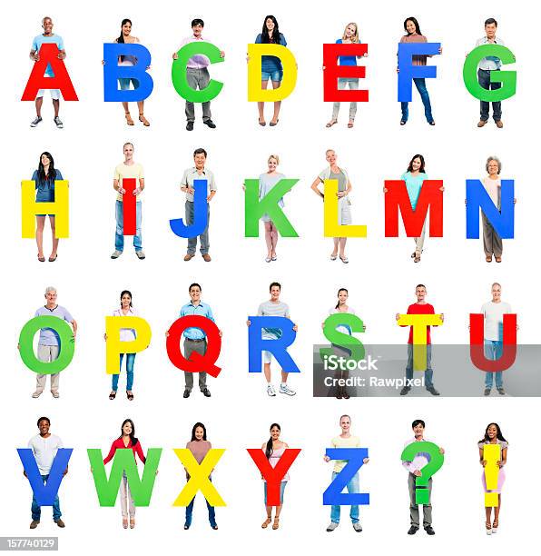 Menschen Halten Buchstaben Stockfoto und mehr Bilder von Alphabet - Alphabet, Menschen, Buchstabe D