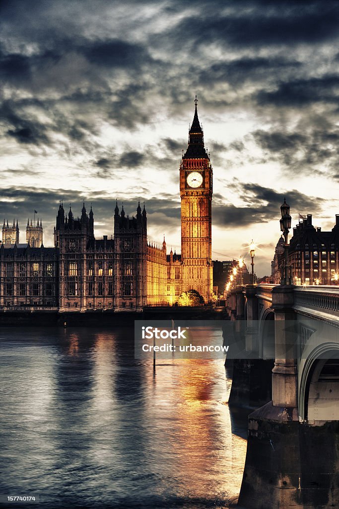 Ponte de Westminster, Big Ben, à noite - Foto de stock de Governo royalty-free
