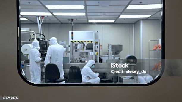 Medizinische Fabrik Produktion Labor Stockfoto und mehr Bilder von Sterilraum - Sterilraum, Reinigen, Labor