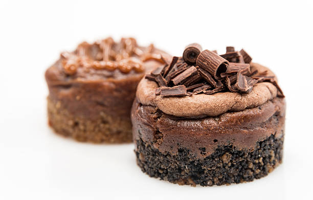 mini cheesecakes de chocolate - indulgence chocolate cheesecake small fotografías e imágenes de stock