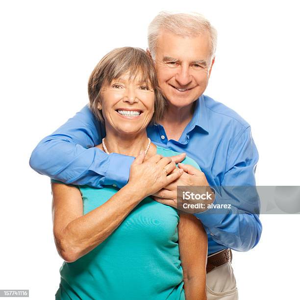 Altes Paar Umarmen Stockfoto und mehr Bilder von Alter Erwachsener - Alter Erwachsener, Senioren - Männer, Seniorinnen