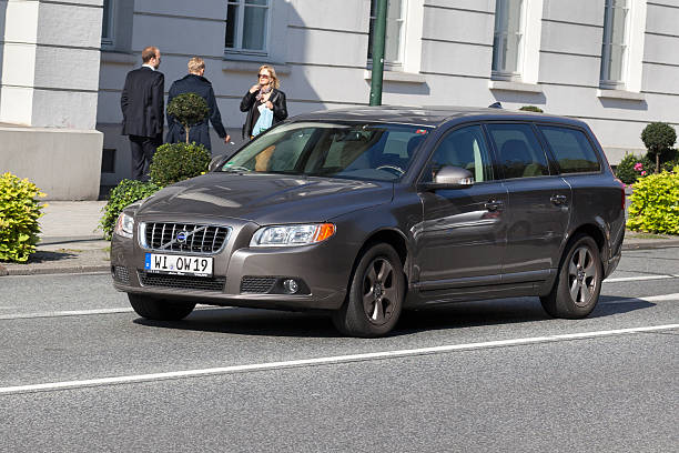 volvo в70 - volvo v70 стоковые фото и изображения