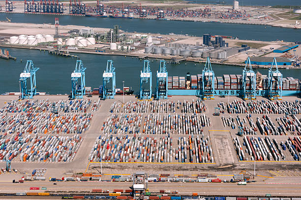 aerial view of the apm container terminal in rotterdam, netherla - rotterdam stockfoto's en -beelden