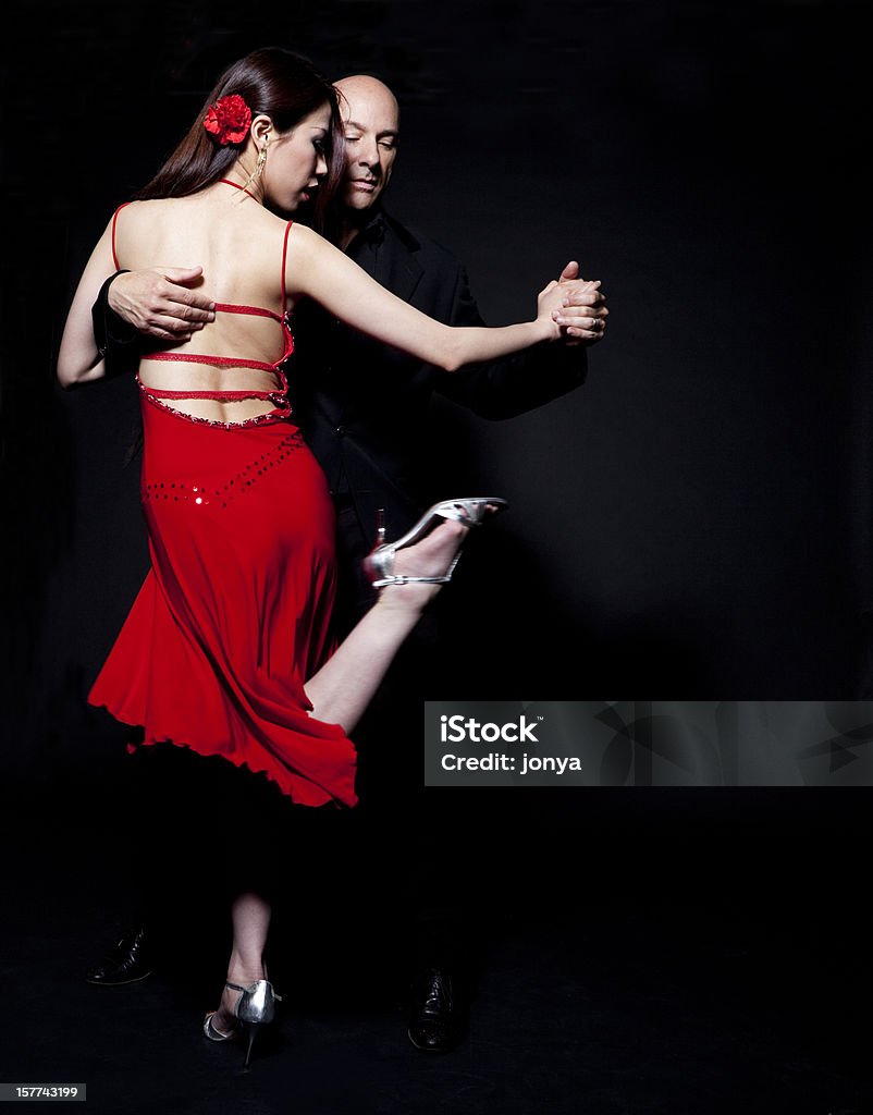 Para robi tango - Zbiór zdjęć royalty-free (Tango - taniec)