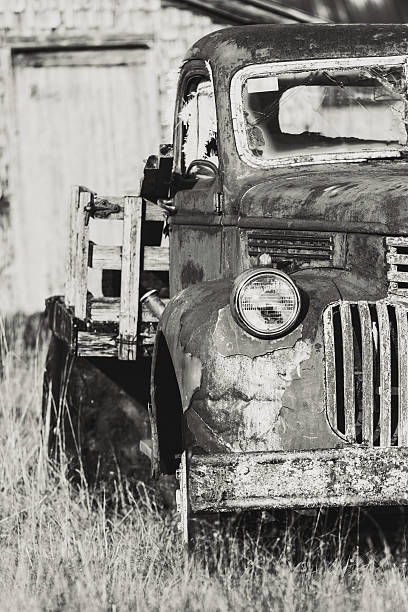 istock Farm Truck 157743586
