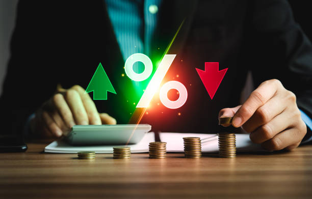istock Investors calculate variable interest rates according to benchmarks. Offers flexibility but carries risk. market conditions is crucial for effective financial management. financial business strategy 1577473572