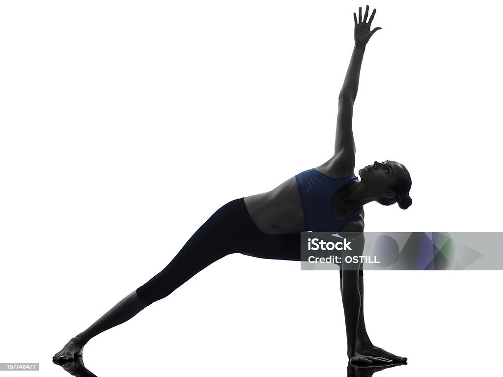 Mulher pose de ioga de exercício Esticar triângulo - Royalty-free Adulto Foto de stock