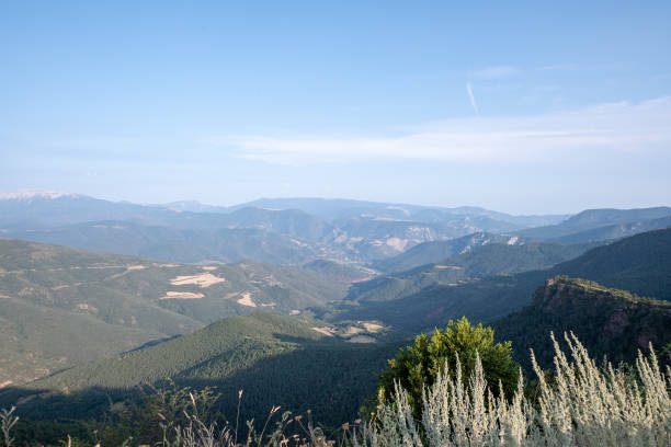 aussichtspunkt der creu de guils del cantó in lleida, katalonien. - vall de boi stock-fotos und bilder