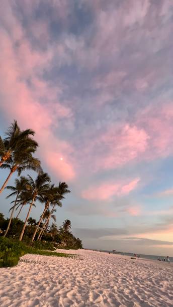 istock A SUNSET WILL COLOR YOUR DREAMS 1577649273