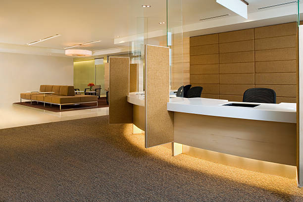 wartebereich im inneren eine luxuriöse gebäude - indoors lobby office waiting room stock-fotos und bilder