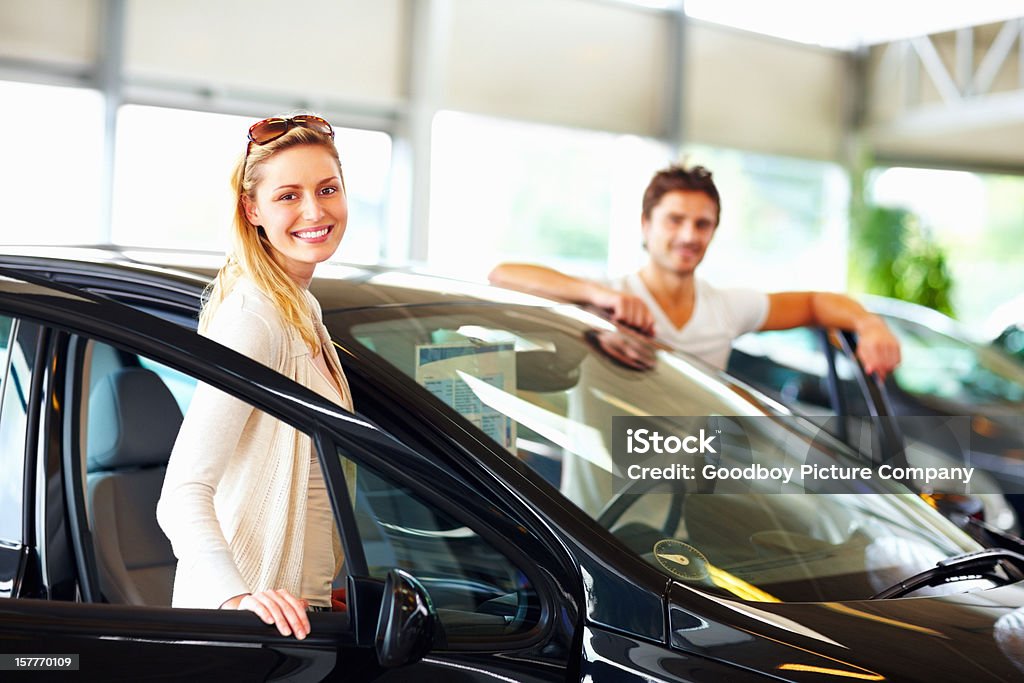 Acquisto auto - Foto stock royalty-free di Automobile