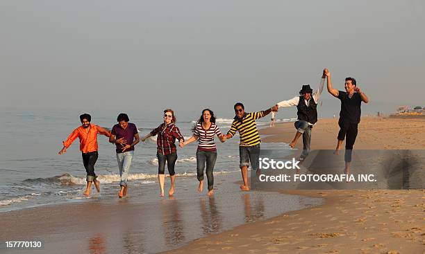 Photo libre de droit de Bon Temps Sur La Plage En Inde banque d'images et plus d'images libres de droit de Courir - Courir, Femmes, Bonheur