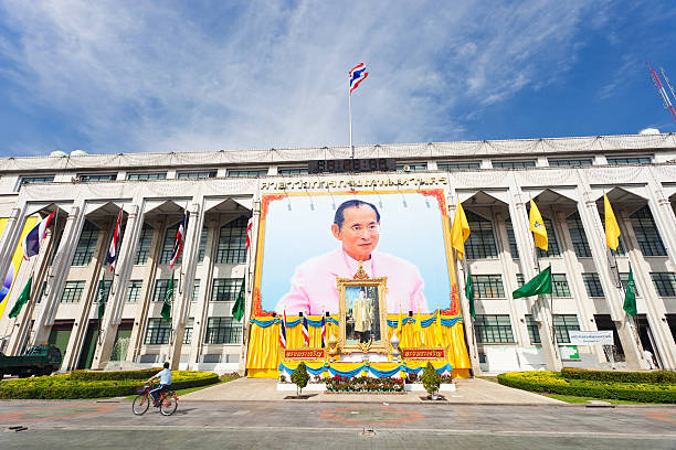 el thai cama king en bangkok, tailandia - phumiphon aduldet fotografías e imágenes de stock