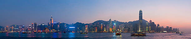 panorama sul porto di hong kong al tramonto cina - admiralty bay foto e immagini stock