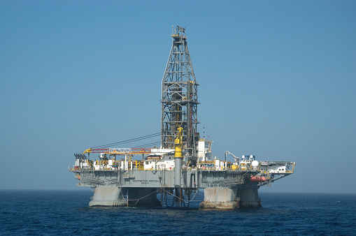 Gulf of Mexico, USA - February 2007: TransOcean's oil rig &amp;amp;amp;amp;amp;amp;amp;amp;amp;amp;amp;quot;Deepwater Horizon&amp;amp;amp;amp;amp;amp;amp;amp;amp;amp;amp;quot;. A dynamically positioned deep water semi-submersible oil drilling platform on location offshore in the Gulf of Mexico. The rig sank in April 2010 after an explosion at the Macondo Prospect that killed 11 workers and left the well leaking for months..
