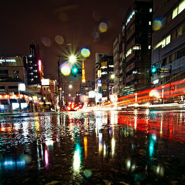 noite chuvosa em tóquio - hamamatsucho - fotografias e filmes do acervo