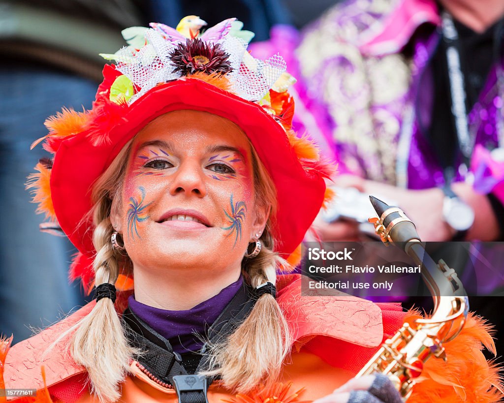 Hermosa Chica celebrando Carnival - Foto de stock de Verona - Italia libre de derechos