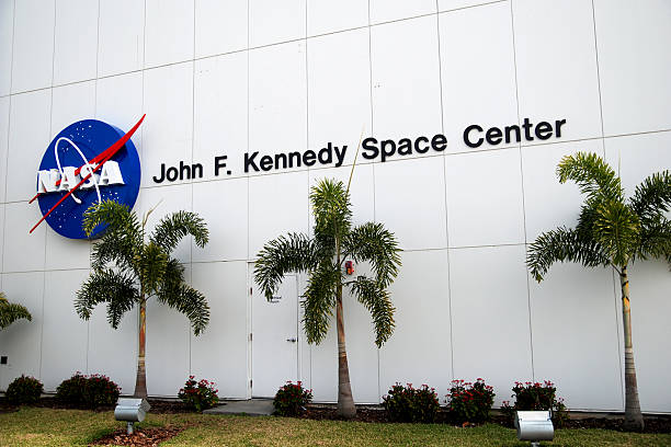 señal en nasa john f kennedy space center - john f kennedy fotografías e imágenes de stock