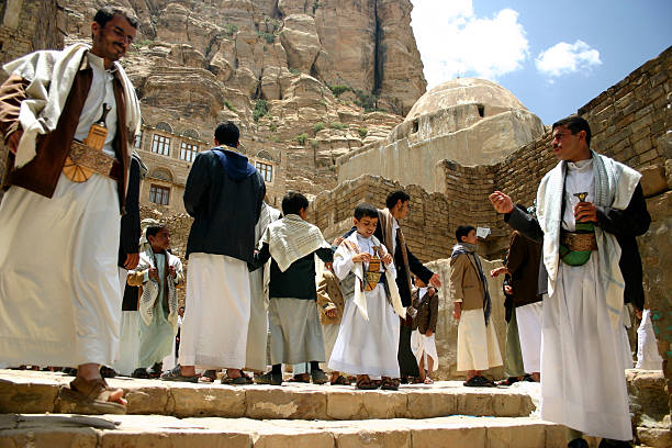 po piątek modlitwy - yemen editorial traditional clothing child zdjęcia i obrazy z banku zdjęć