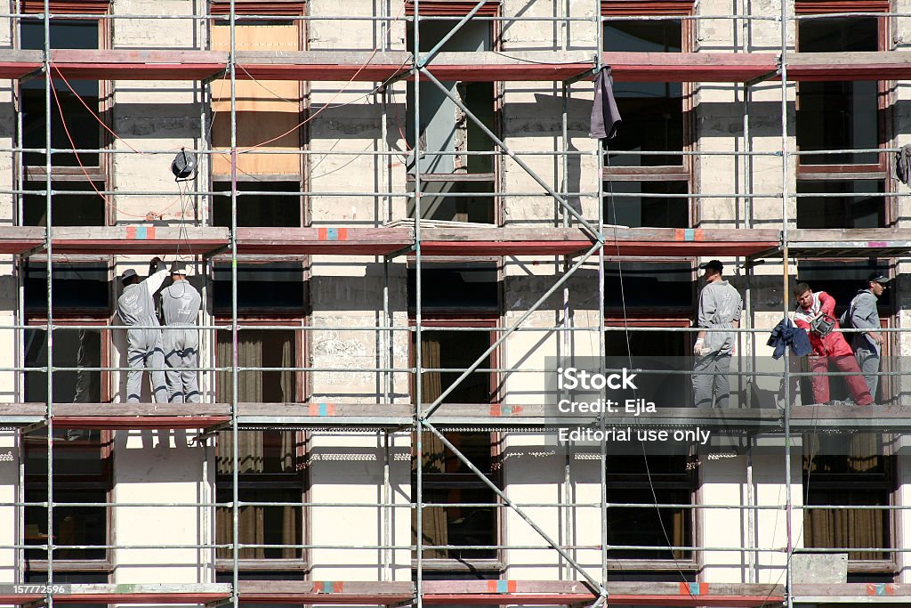 Trabalhadores de construção de um edifício - Royalty-free Ao Ar Livre Foto de stock