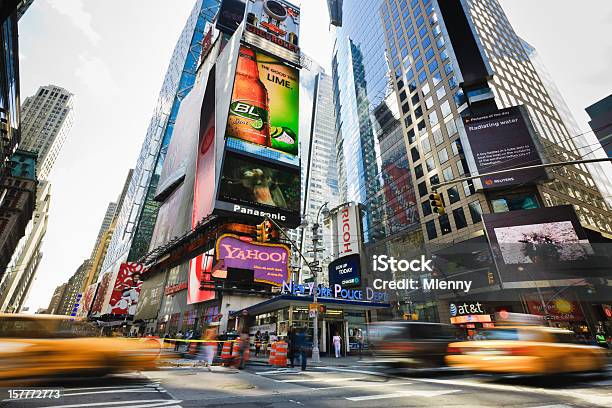 New York City Times Square — стоковые фотографии и другие картинки Нью-Йорк - Нью-Йорк, Штат Нью-Йорк, Большой город