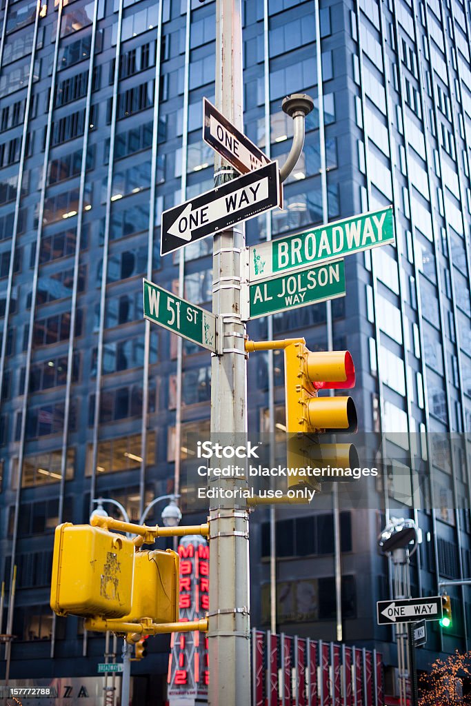 Interseção da 51st e a Broadway - Foto de stock de New York City royalty-free