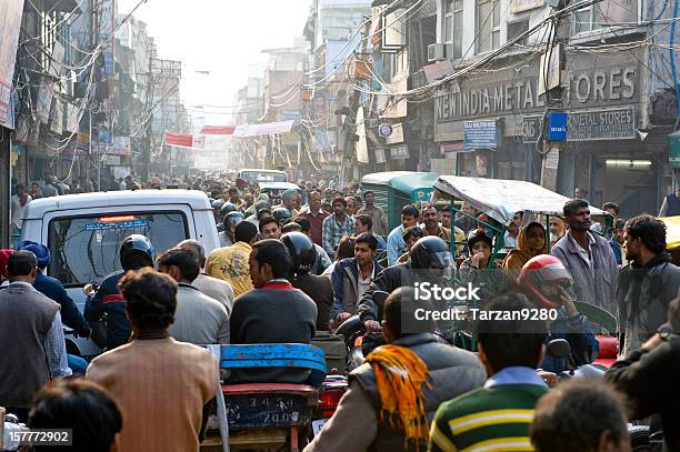 Photo libre de droit de Bondé De Rue Chandni Chowk New Delhi Inde banque d'images et plus d'images libres de droit de Chandni Chowk - Chandni Chowk, Foule, New Delhi