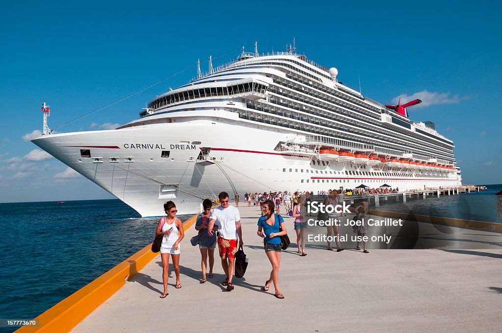 Kreuzfahrt Ausflug - Lizenzfrei Kreuzfahrtschiff Stock-Foto