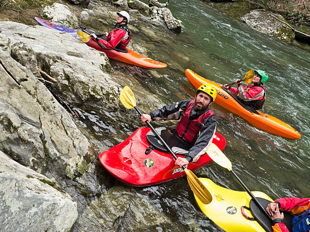 kayak nelle montagne fumose - gatlinbrug foto e immagini stock