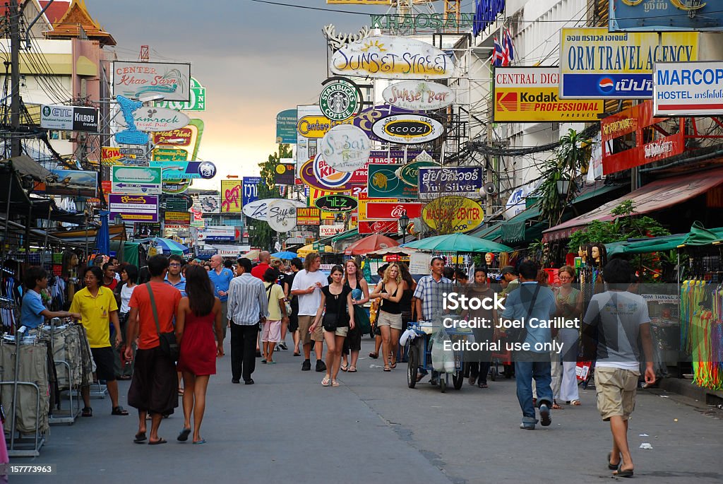 Khao San Road a Bangkok, Tailandia - Foto stock royalty-free di Albergo