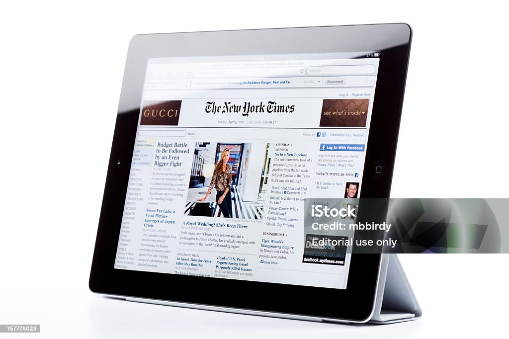Apple iPad2, isolato, mostrando il New York Times sito web - Foto stock royalty-free di Giornale