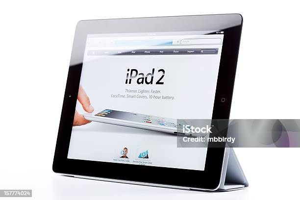 Ipad 2 Da Apple Isolado Mostrando Ipad2 Web Site - Fotografias de stock e mais imagens de Figura para recortar - Figura para recortar, Tablet digital, iPad