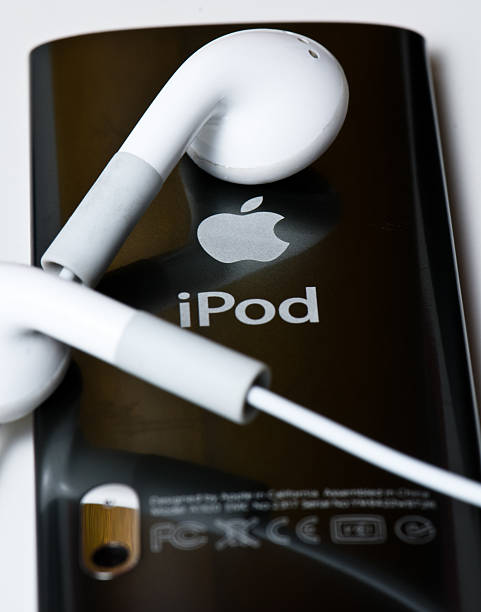 costas caso de maçã ipod nano - ipod mp3 player ipod nano isolated - fotografias e filmes do acervo
