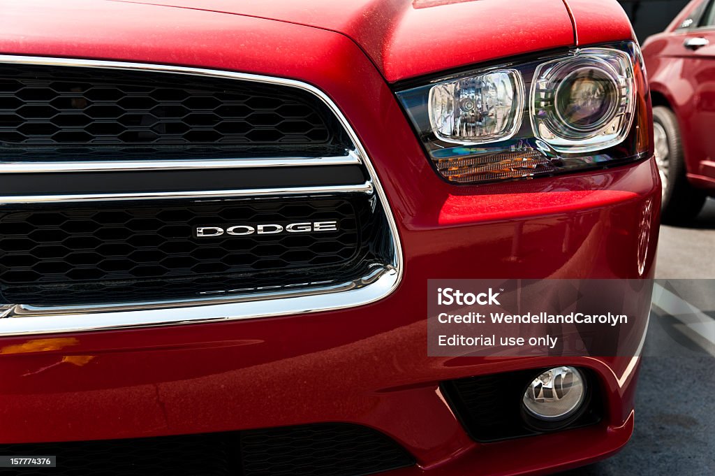 Dodge ロゴチャージャーグリル」 - ダッジのロイヤリティフリーストックフォト