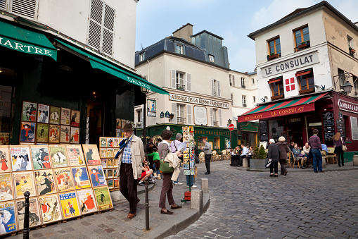 Paris, picturesque neighborhood of the Campagne à Paris, in the 20e arrondissement, wisteria in spring